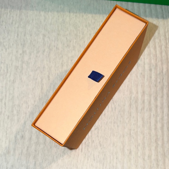 Louis Vuitton Signature Orange Box with Ribbon - Picture 4 of 4